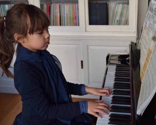 Béatrice Bouyer  - La Rochelle - Cours de piano de 7 à 10 ans