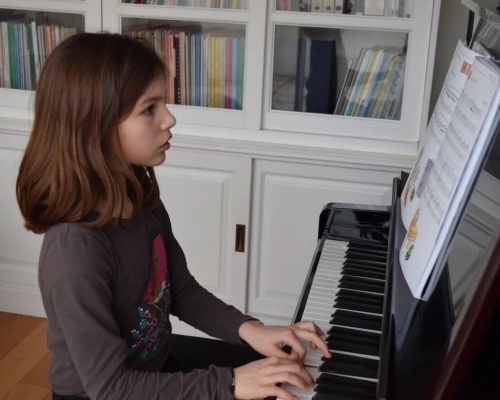 Béatrice Bouyer  - La Rochelle - Cours de piano de 7 à 10 ans